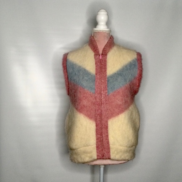 Tundra wool and sherpa extra warm vest. - Picture 2 of 10